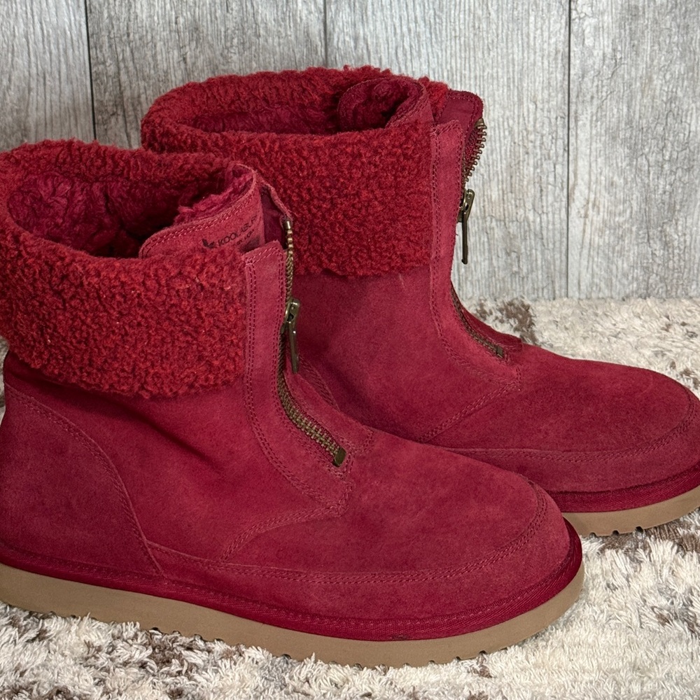 UGG. Cozy Red Women's Boots women’s size 10